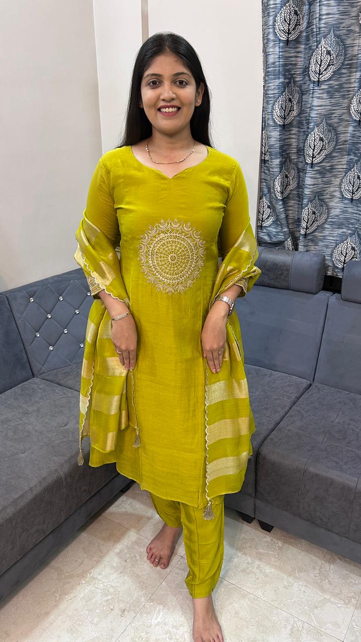 yellow desinger krti